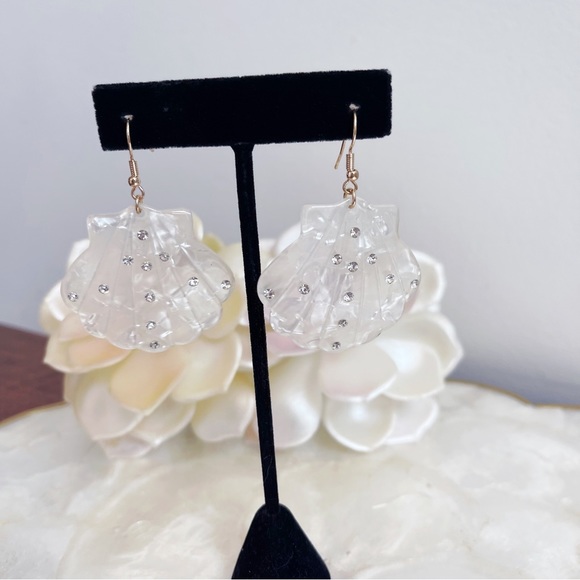 White Faux Shell CZ Dangle Earrings NWOT - Picture 6 of 11